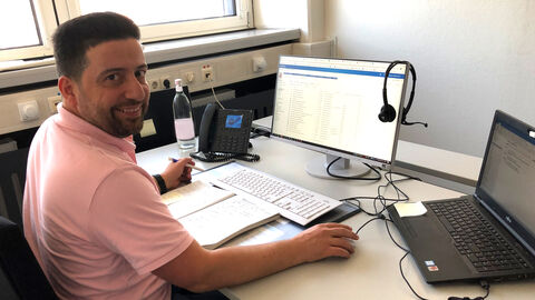 Portraitfoto des HCC-Mitarbeiters Mustafa Komoecki. Portraitfoto des HCC-Mitarbeiters Mustafa Komoecki.