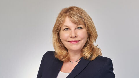 Portraitfoto von Martina Geißler, kommissarische Direktorin des HCC.